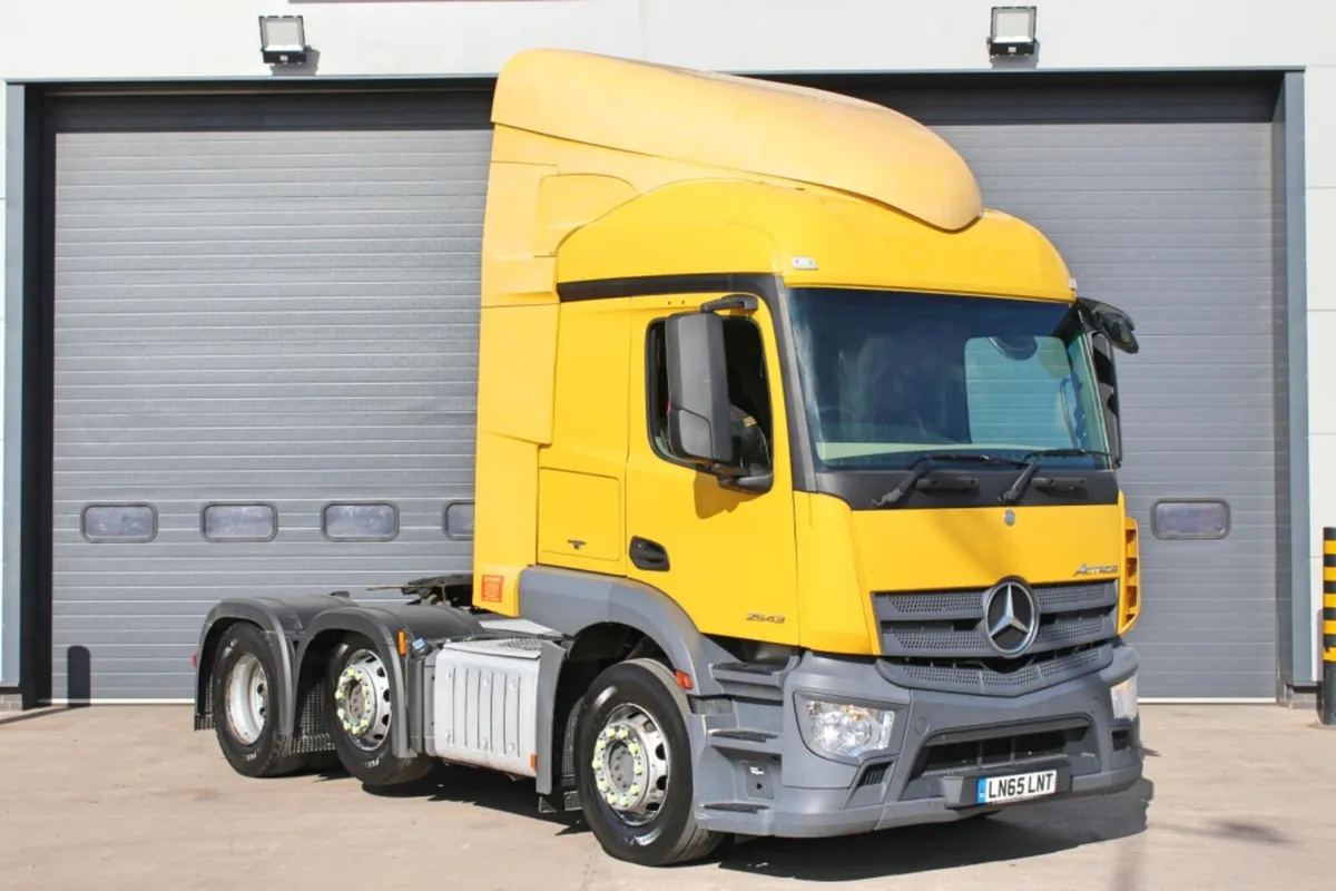 2OI5 MERCEDES- BENZ ACTROS 2543 6X2 TRACTOR UNIT - Image 1