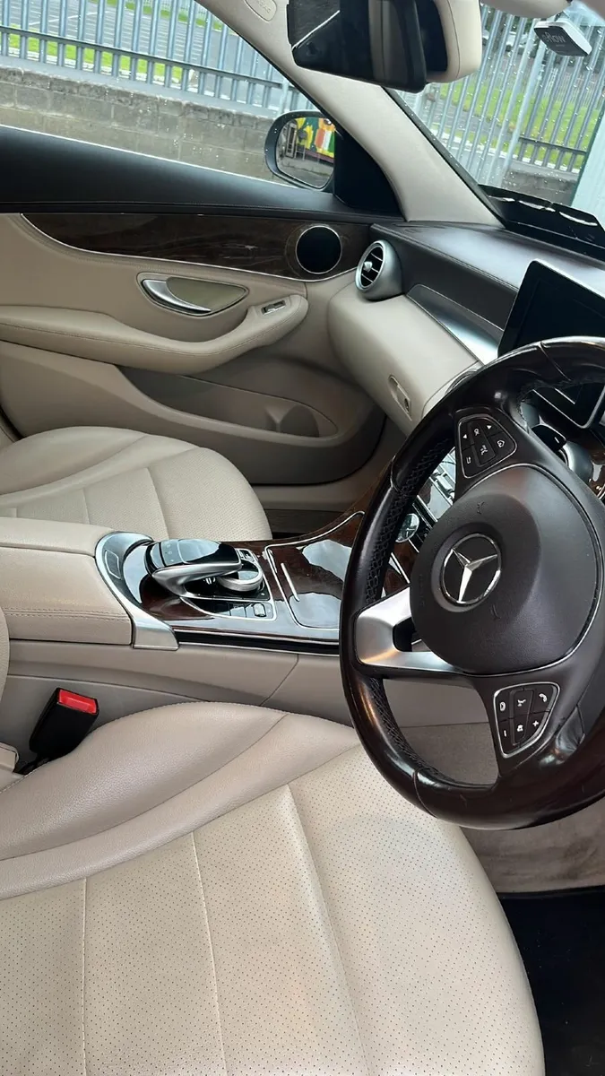 Mercedes-Benz C-Class 2015 - Image 4