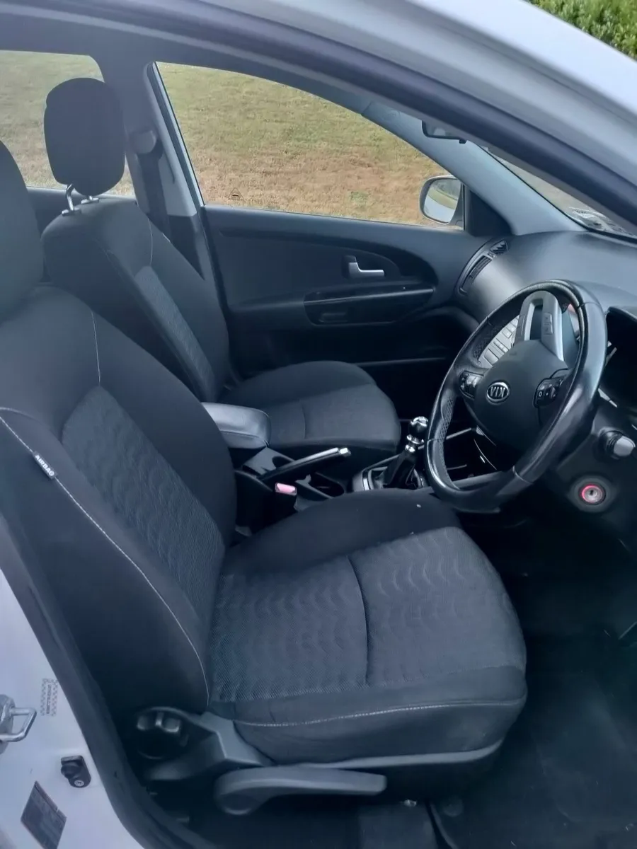 Kia Ceed 2011 - Image 2