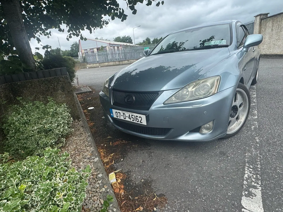 Lexus IS 250 - Image 1