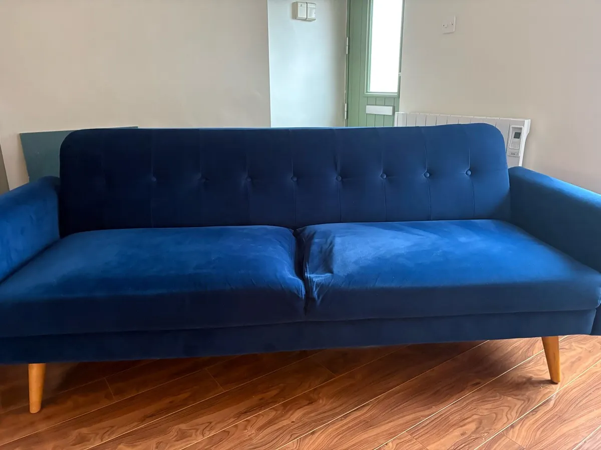 Blue couch - Image 1