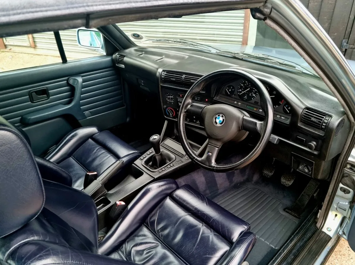 BMW 3-Series 1993 - Image 3