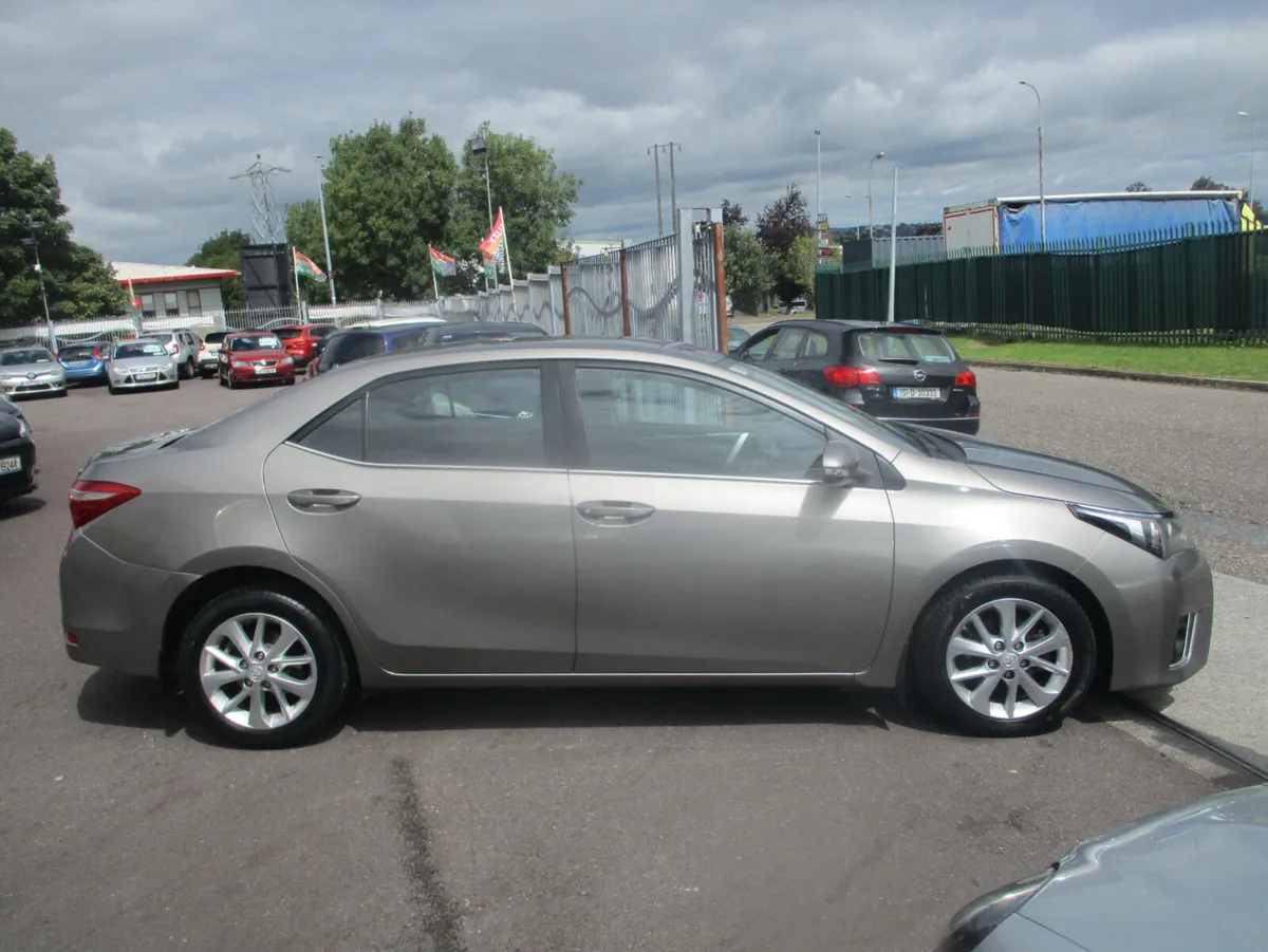 Toyota Corolla 2014 COMES WITH NEW NCT - Image 3