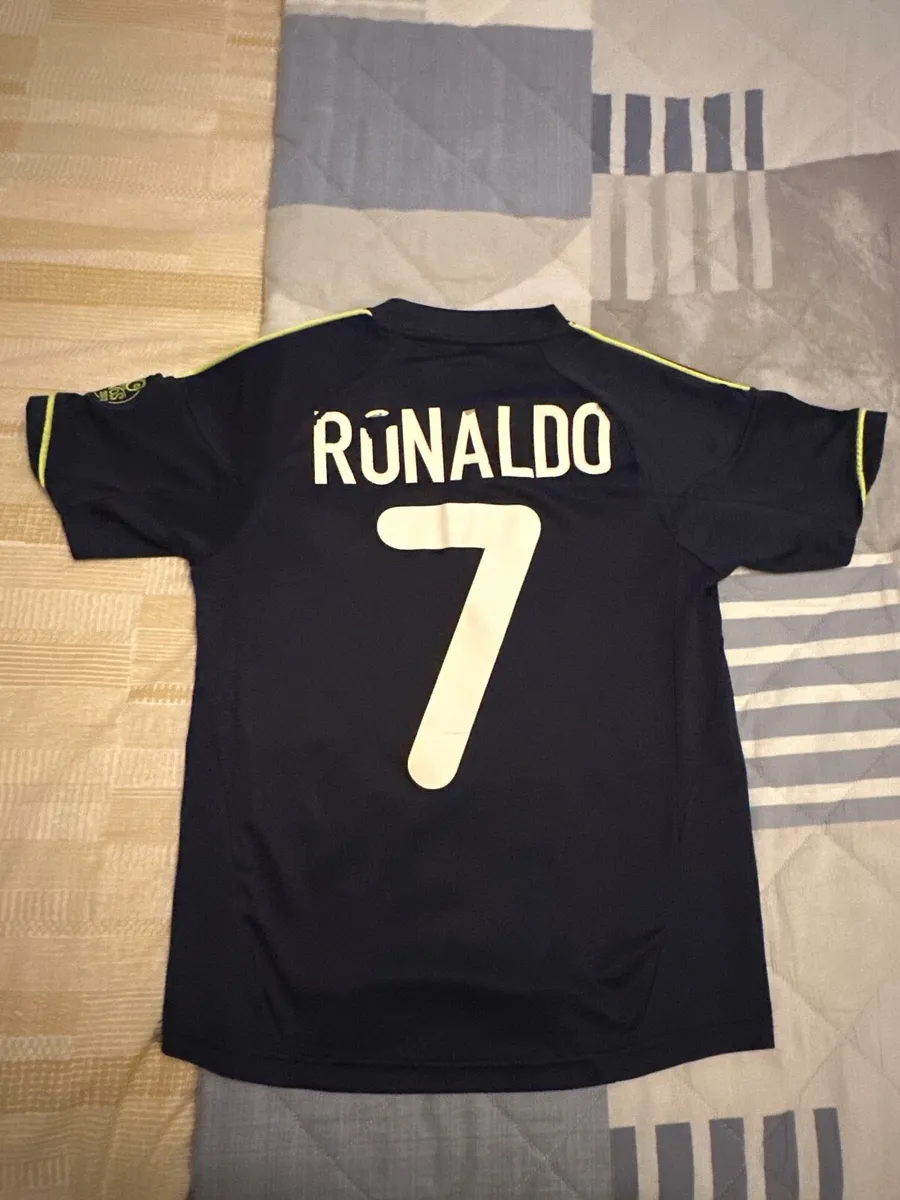 Real Madrid jersey - Image 2