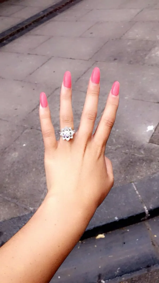 Engagement ring - Image 2