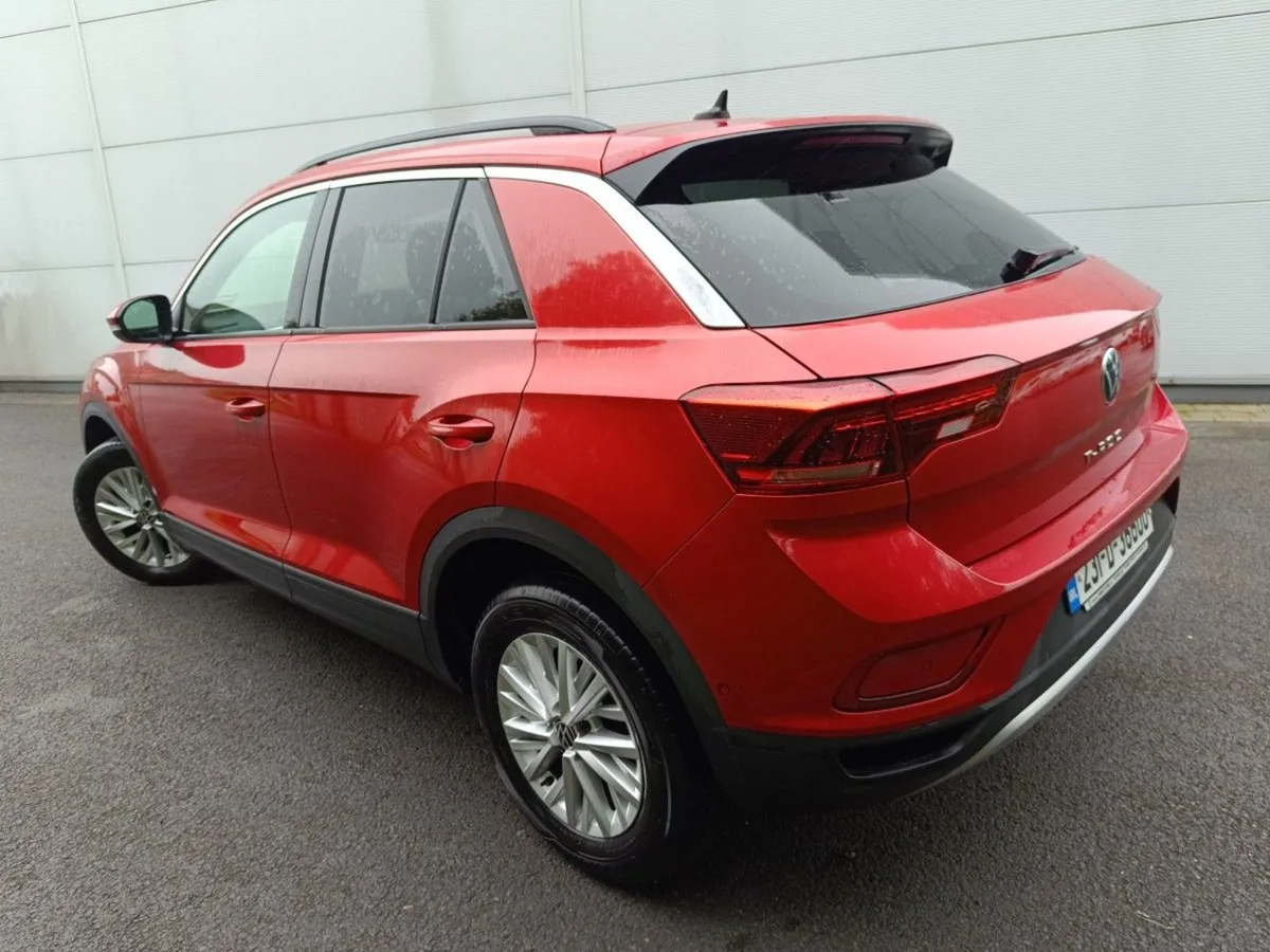 Volkswagen T-Roc 1.0 TSI 110HP Life Rear Camera A - Image 3