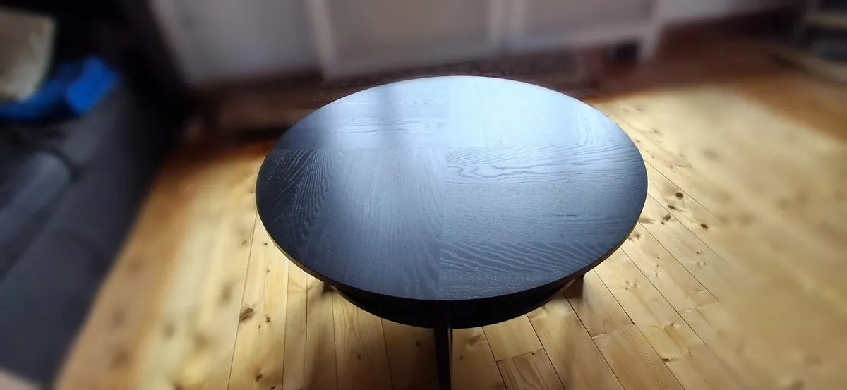 Black round Coffee Table - Image 1