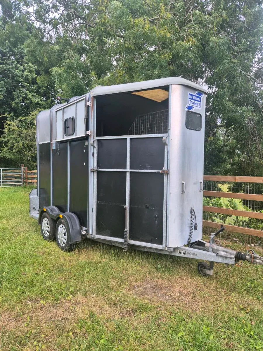 510 Classic Horse Box - Image 1