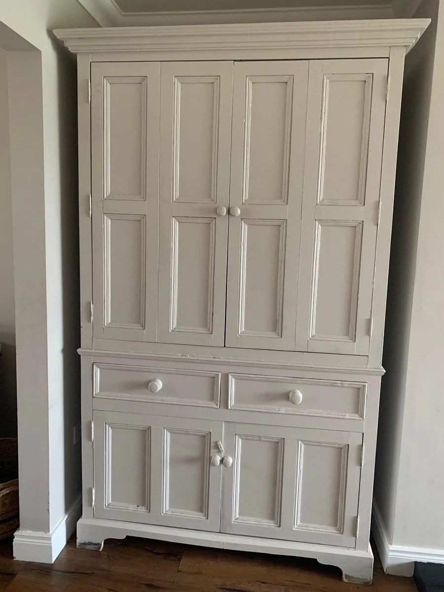 Country Style Free Standing Kitchen Cupboard - Image 1