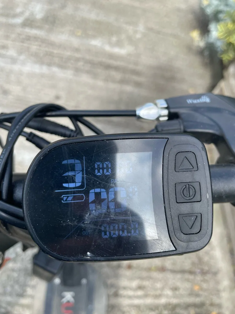 Electric scooter - Image 2
