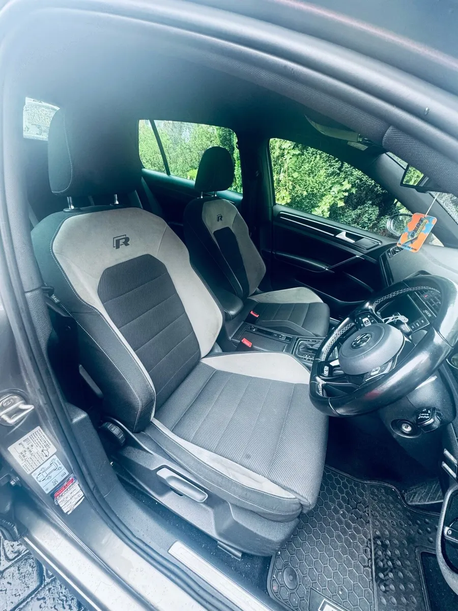Volkswagen Golf R - Image 3