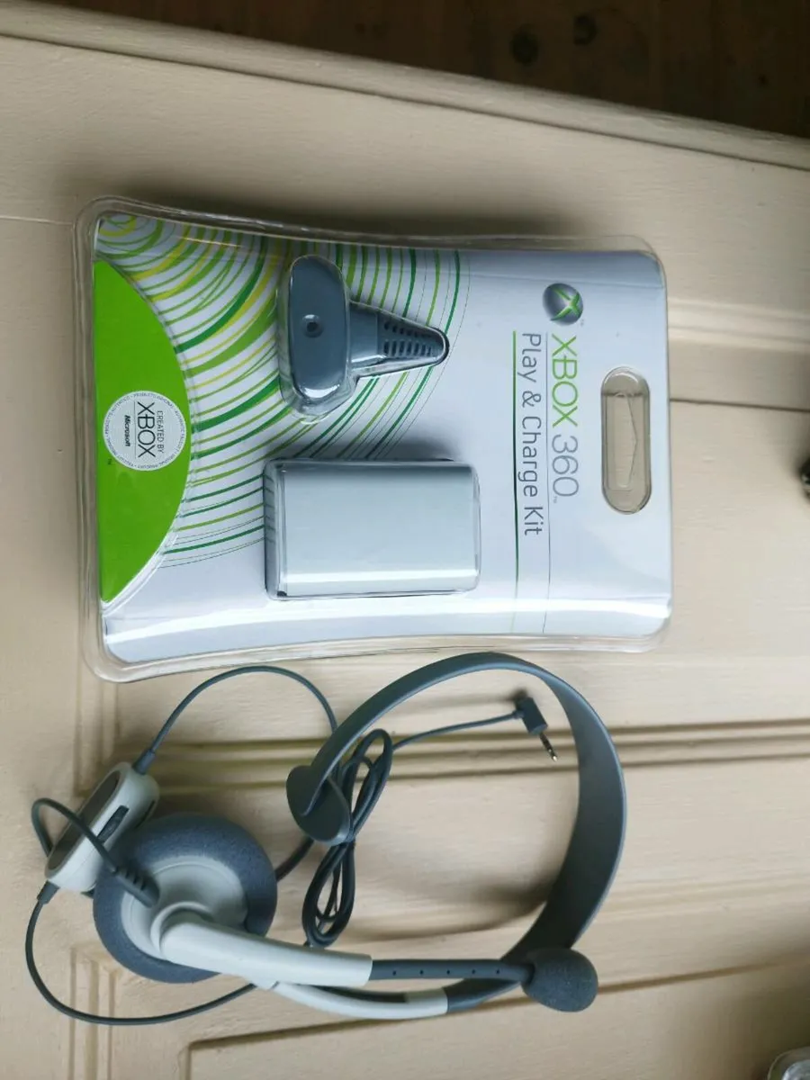 Xbox 360 charge & play kit.  Xbox 360 controller - Image 2