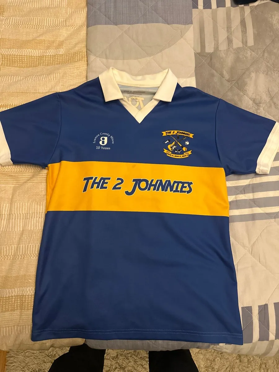 2 johnnies jersey - Image 1