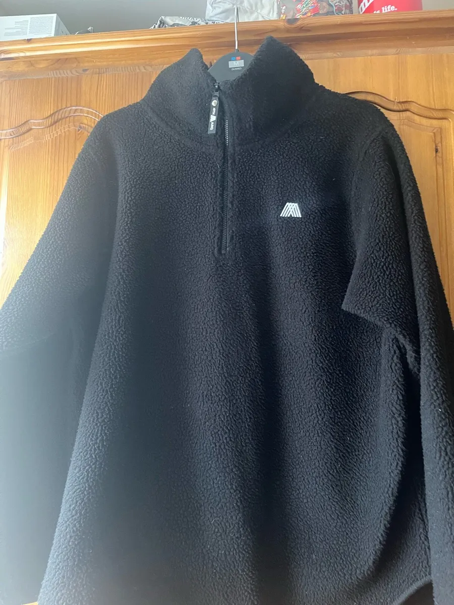 Clothes - Image 3