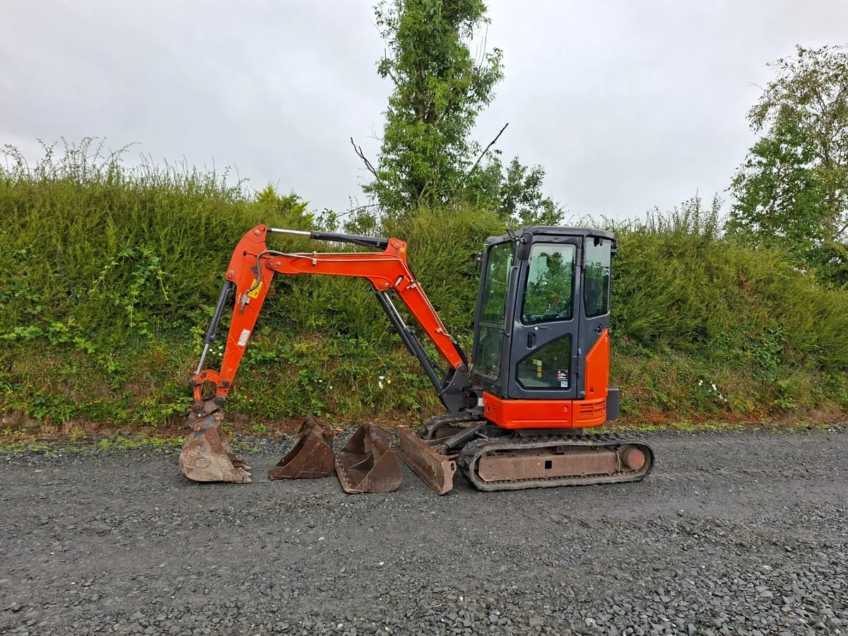 2019 Hitachi 26u.5 - Image 3