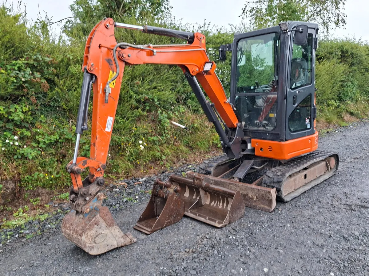 2019 Hitachi 26u.5 - Image 2