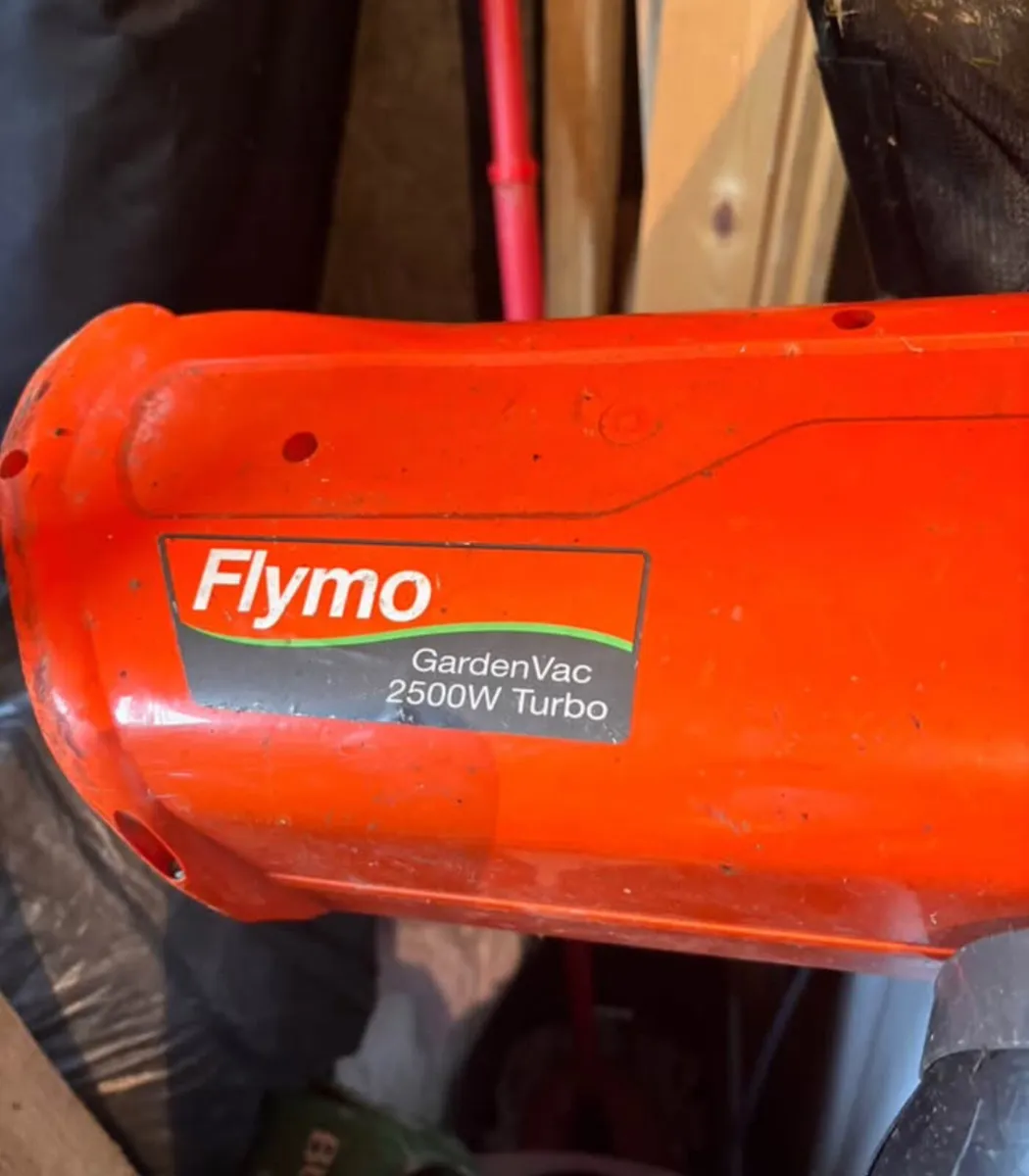 Flymo  GardenVac Turbo 2500W Leaf Blower /Vacum - Image 2