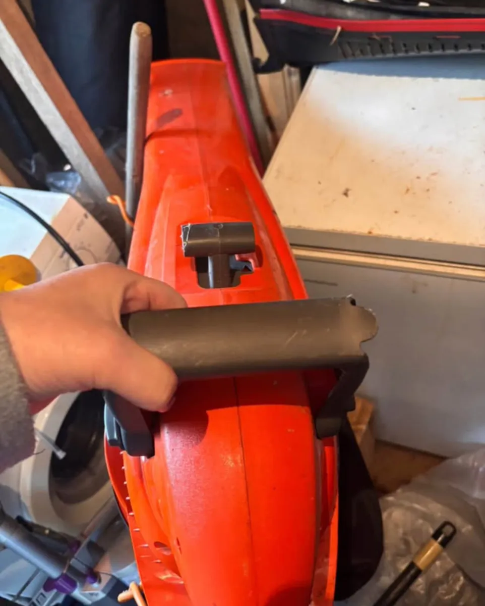 Flymo  GardenVac Turbo 2500W Leaf Blower /Vacum - Image 3