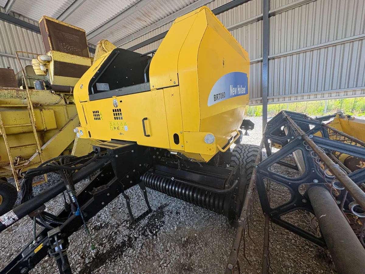 NEW HOLLAND BR7060 - Image 3