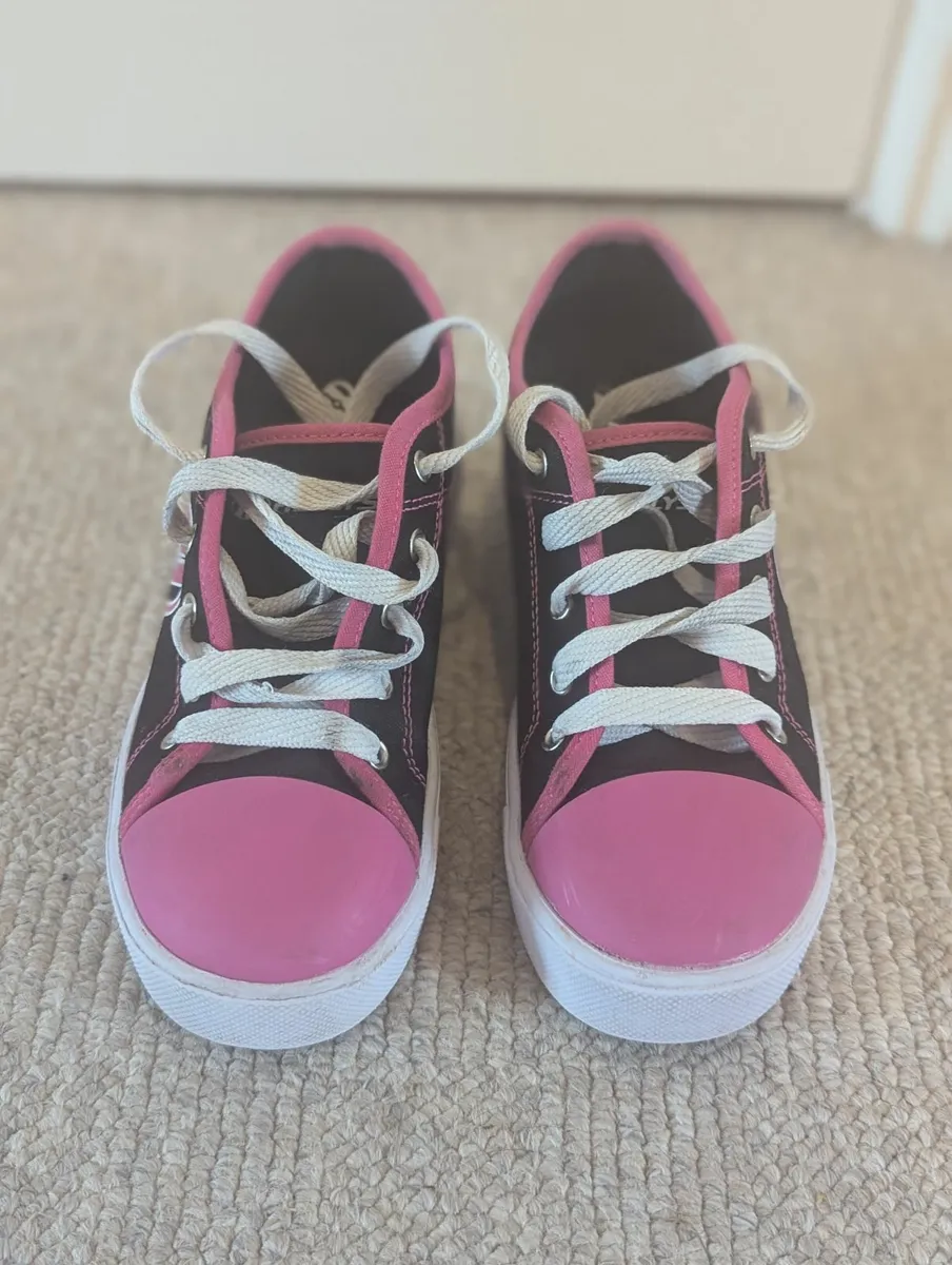 Heelys - UK Size 2 - Image 1