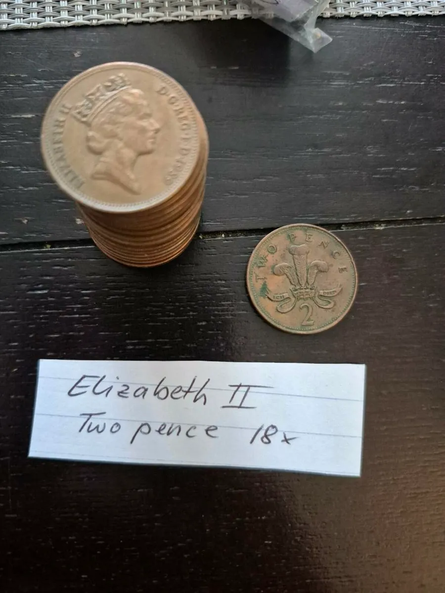 Elizabeth II two pence coins - Image 1