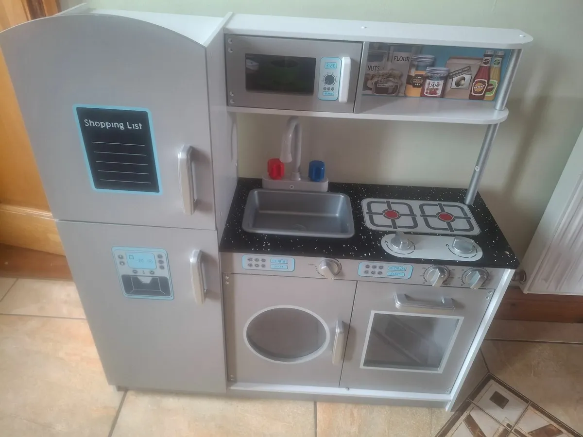 Toys - Image 1