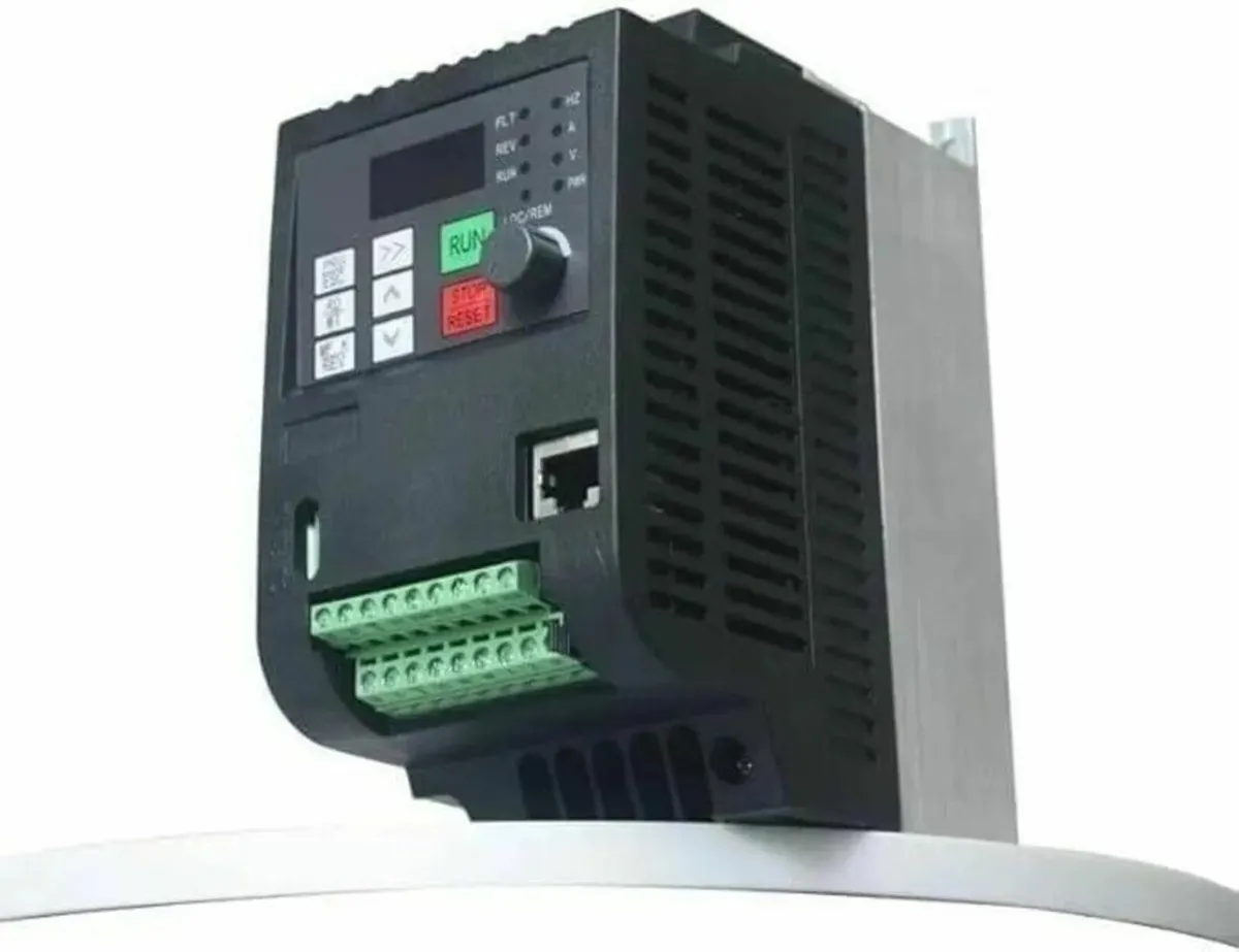 Inverter 2.2KW VFD Motor 1PH 220V to 3PH 380V - Image 4