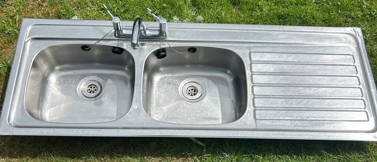Double Kitchen sink with drain tray and taps - Image 1