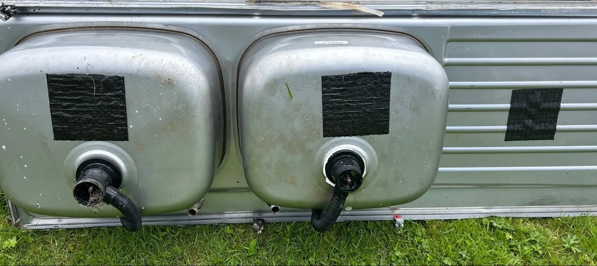 Double Kitchen sink with drain tray and taps - Image 2