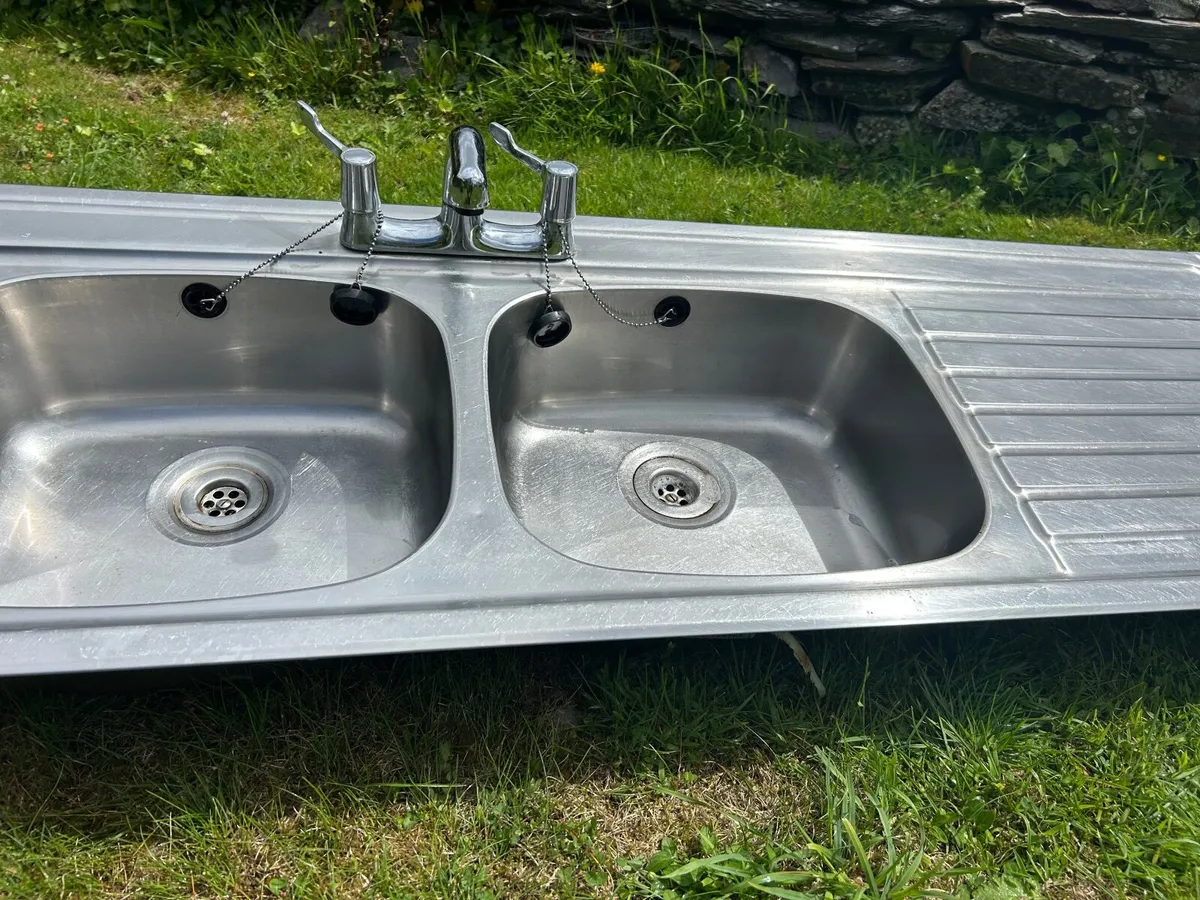 Double Kitchen sink with drain tray and taps - Image 4
