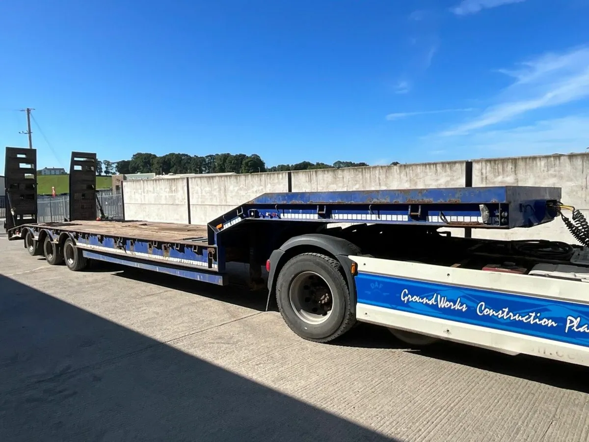 DENNISON 45ft TRI AXLE LOW LOADER ON AIR - Image 1