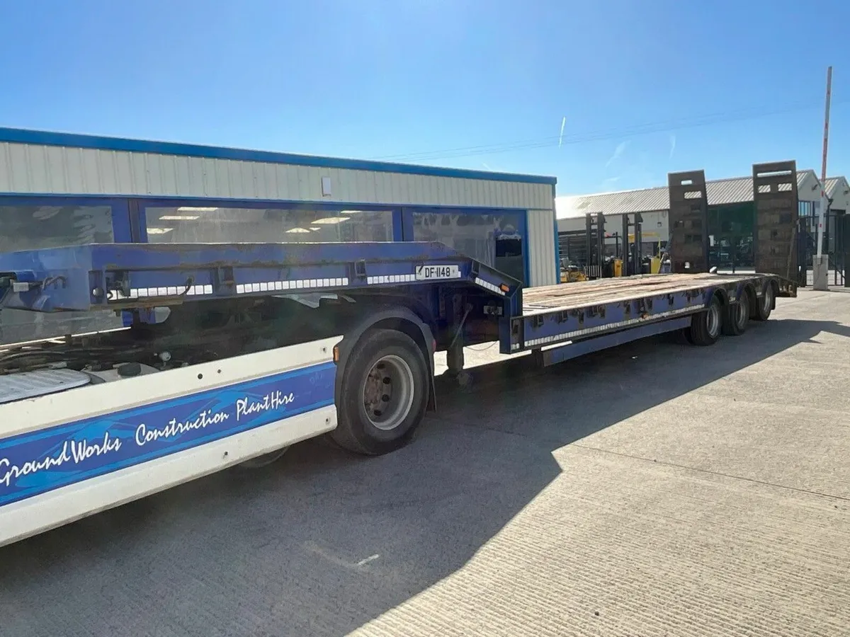 DENNISON 45ft TRI AXLE LOW LOADER ON AIR - Image 3