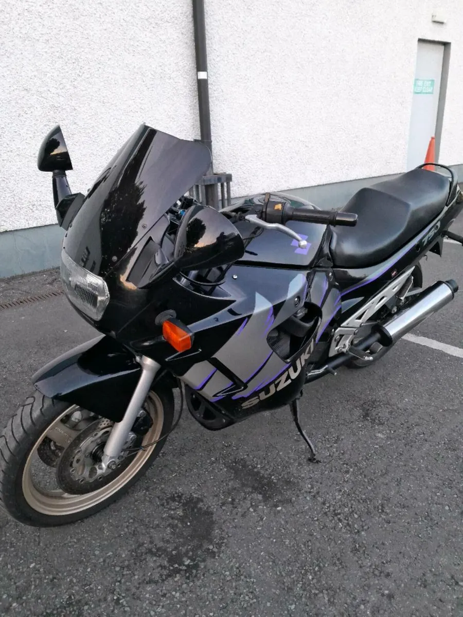 Suzuki GSX750F 1993 vintage - Image 4