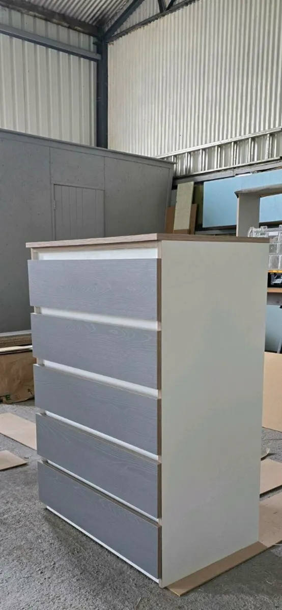 Chest of drawers - Image 3