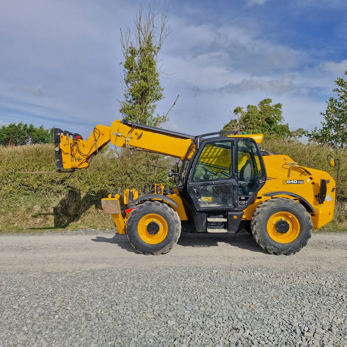 2019 JCB 540 140 Teleporter - Image 1
