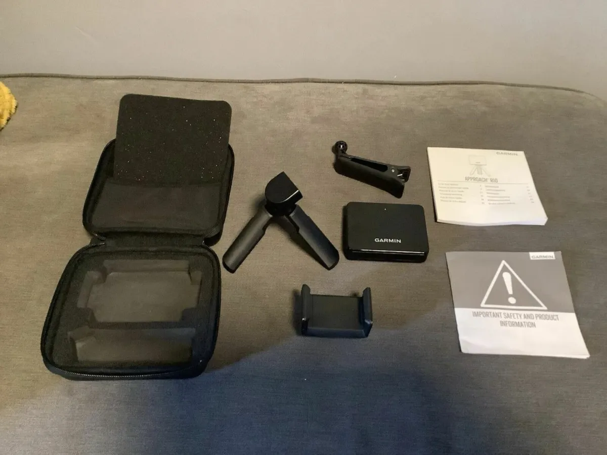 Approach R10 Portable Golf Launch Monitor Black - Image 1