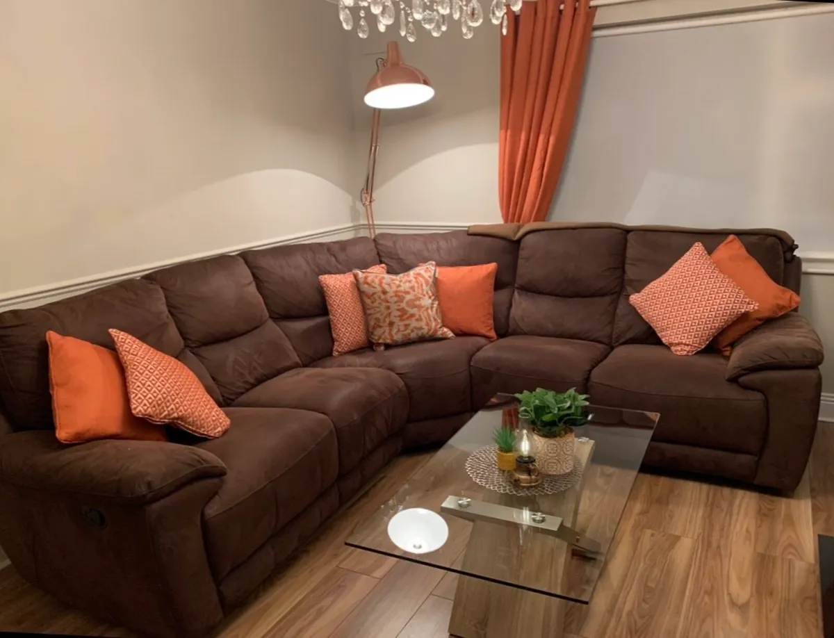 Corner sofa - Image 1