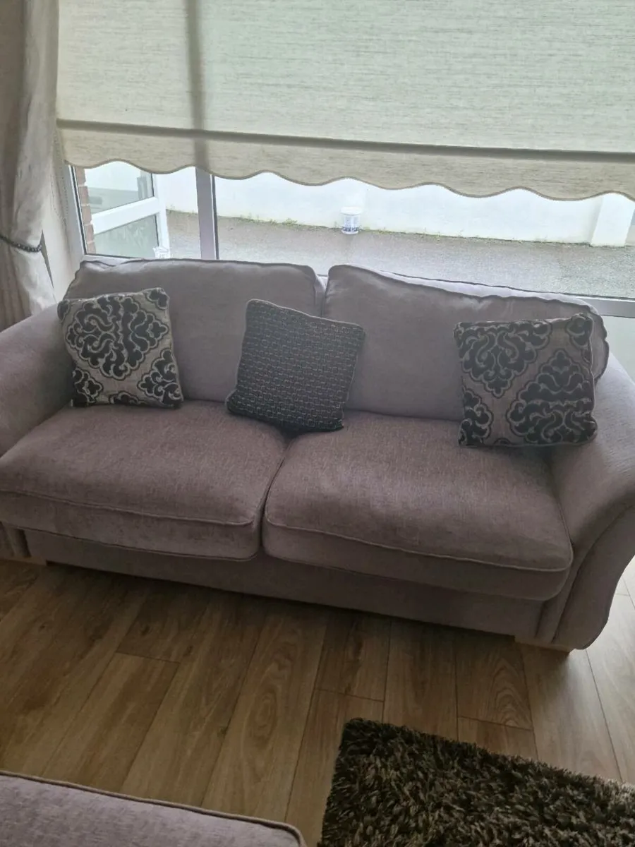 Suite of furniture - Image 2