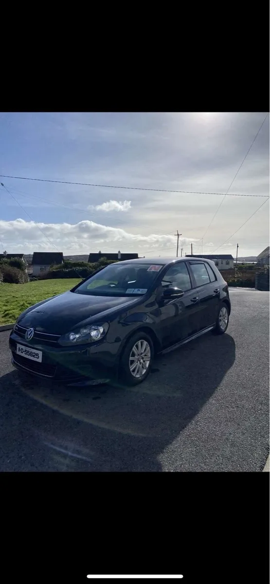 2011 Volkswagen Golf - Image 3
