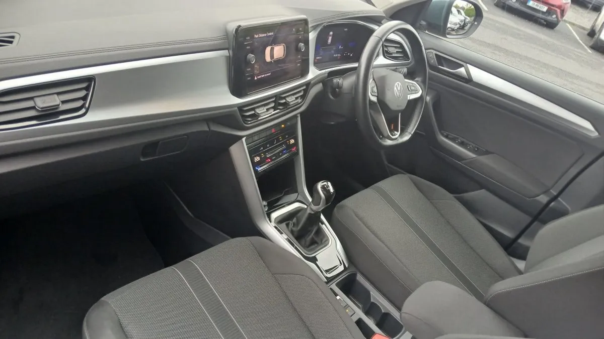 Volkswagen T-Roc Life 1.0 TSI 110 BHP  rear View - Image 3