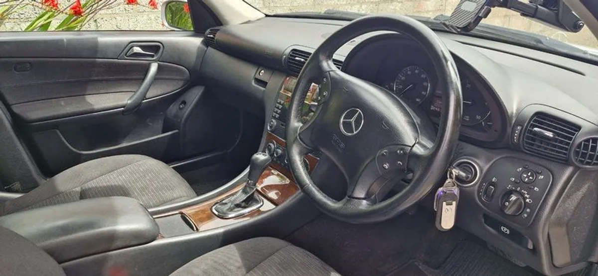 2007 Mercedes-benz C-class - Image 2