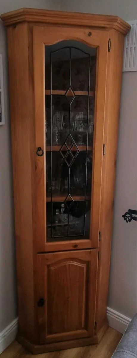 Pine Corner Unit