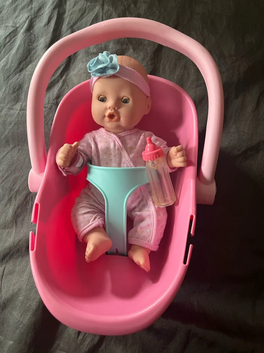 Baby doll and car seat - Image 1