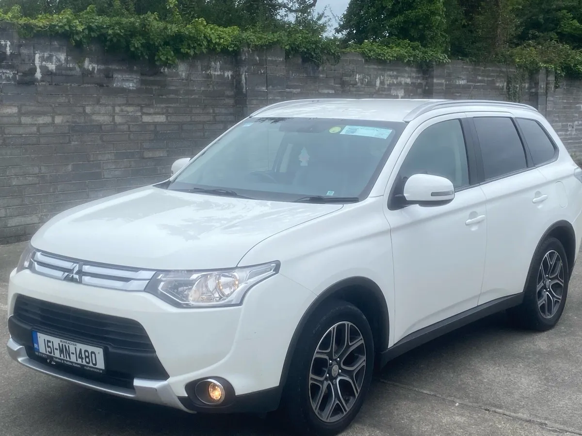 2015 Outlander 2.2, 4x4, 7 Seats 2 Owners - Image 2