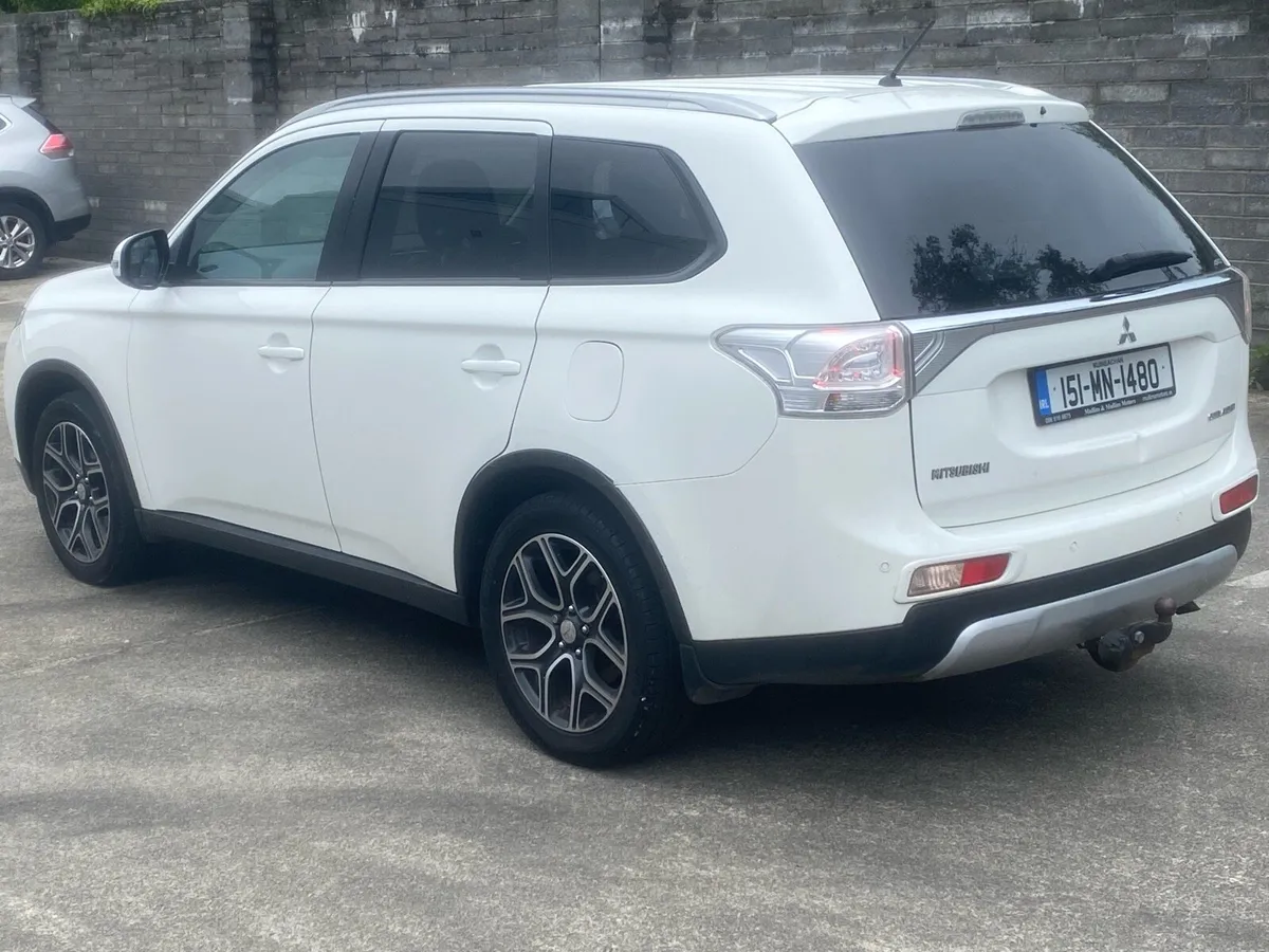 2015 Outlander 2.2, 4x4, 7 Seats 2 Owners - Image 4