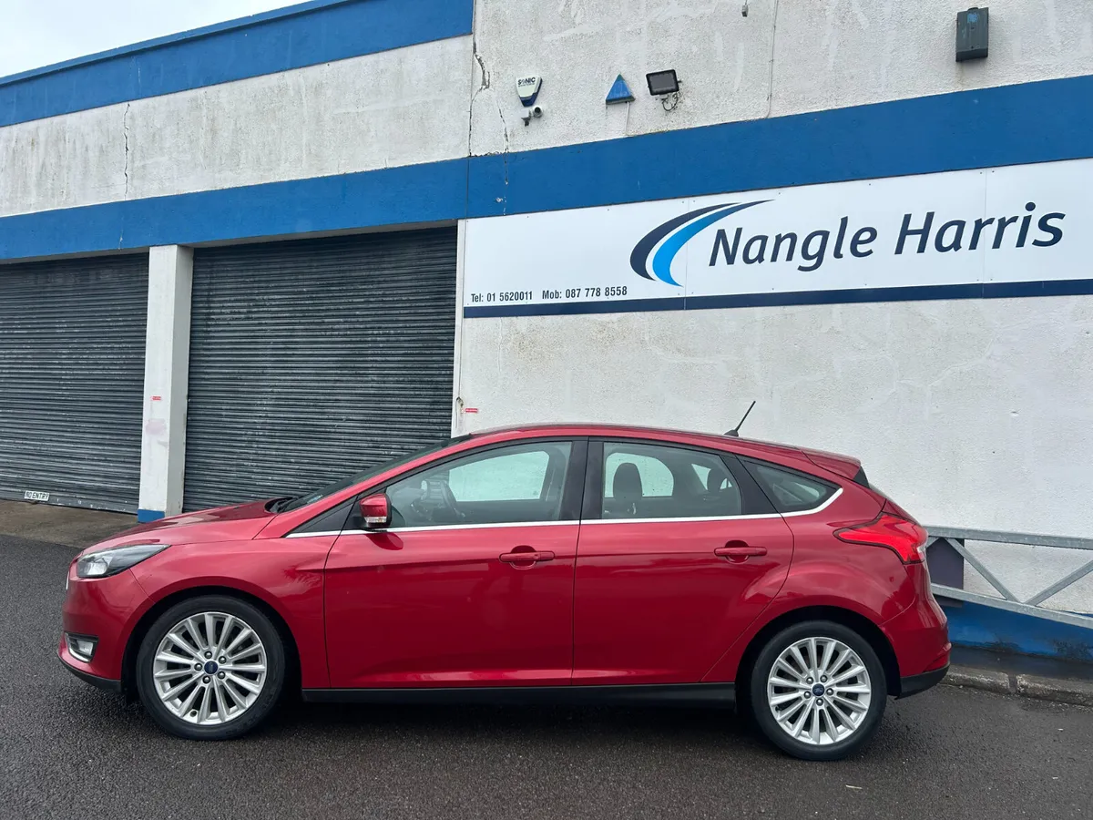 Ford Focus. SAT NAV. www.nangleharris.ie. - Image 2