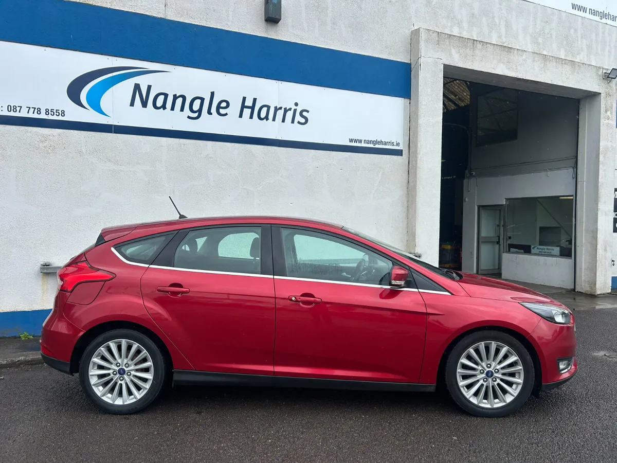 Ford Focus. SAT NAV. www.nangleharris.ie. - Image 4