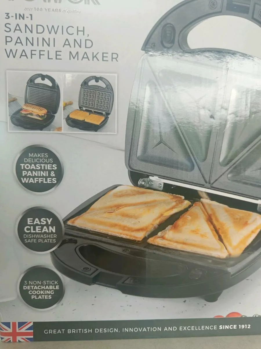 3in 1 panini, sandwich and waffle maker - Image 1