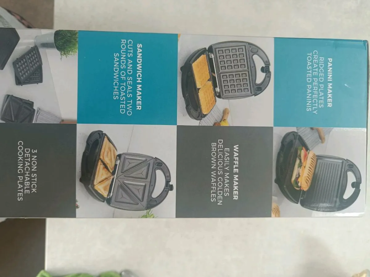 3in 1 panini, sandwich and waffle maker - Image 3