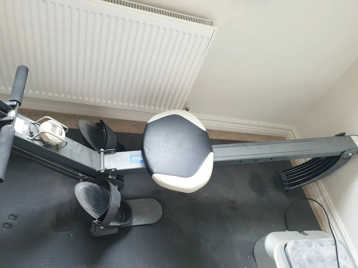 Rowing Machine - Pro fitness - Image 1